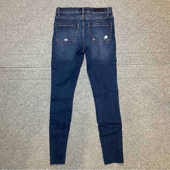 Rock & Republic Berlin Jeans Womens Size 6 Blue Distressed Denim Raw Hem - Picture 11 of 11